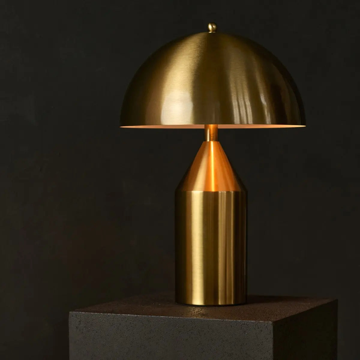 Otto Gold Dressoir Lamp – Stylish Metal Table Lamp for Any Room-0